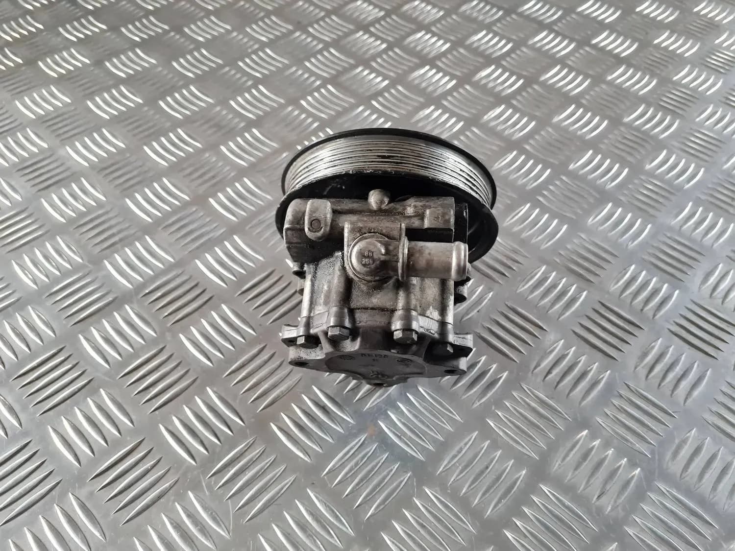 Hüdrauliline võimendi AUDI A6 2008 - foto 2
