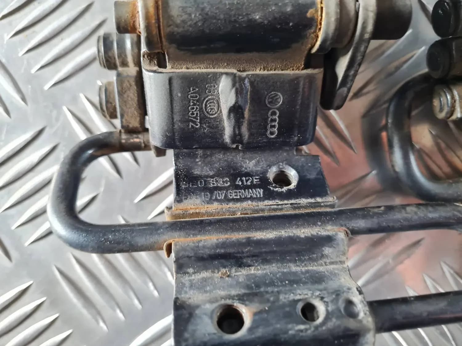 Uksesangad AUDI A6 2008 - foto 3