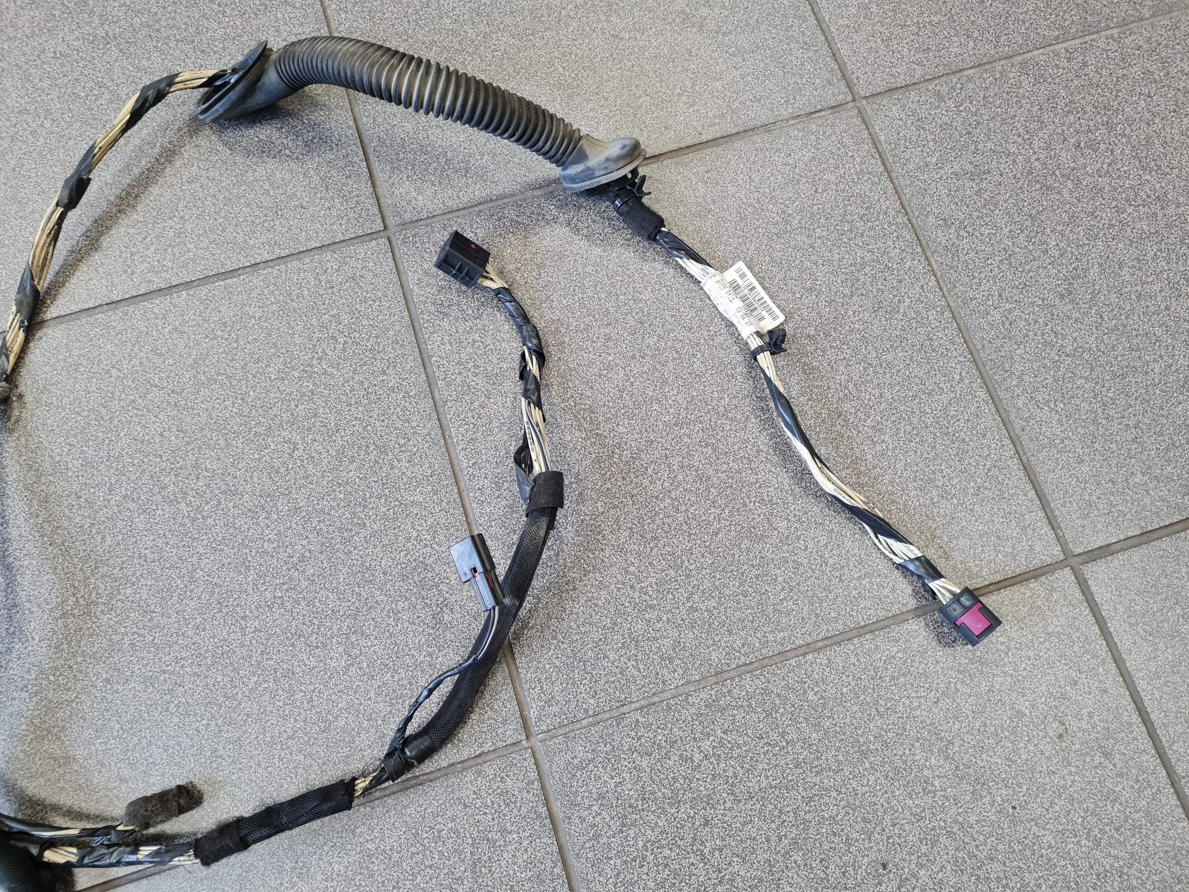 Pagasiruumi kaane juhtmed OPEL INSIGNIA SPORTS TOURER 2010 (C) - foto 2