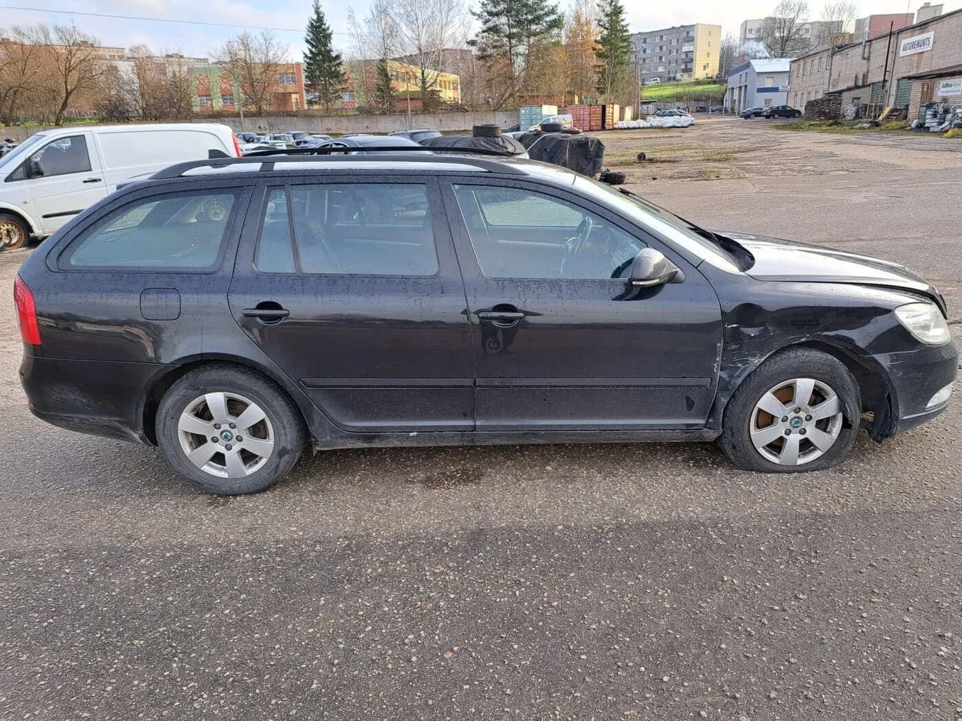 Lahtivõetud auto foto 2