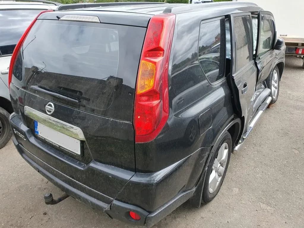 Lahtivõetud auto foto 3
