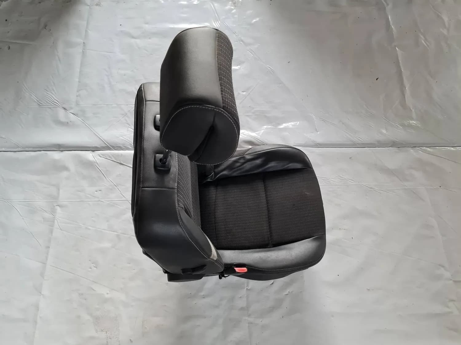 Vasakpoolne esiiste RENAULT SCENIC III 2011 - foto 3