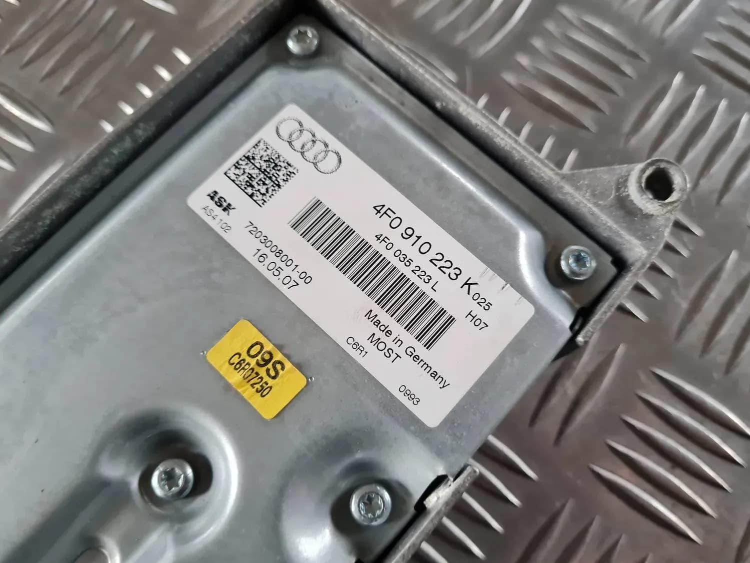 Helivõimendiüksus AUDI A6 2008 - foto 3