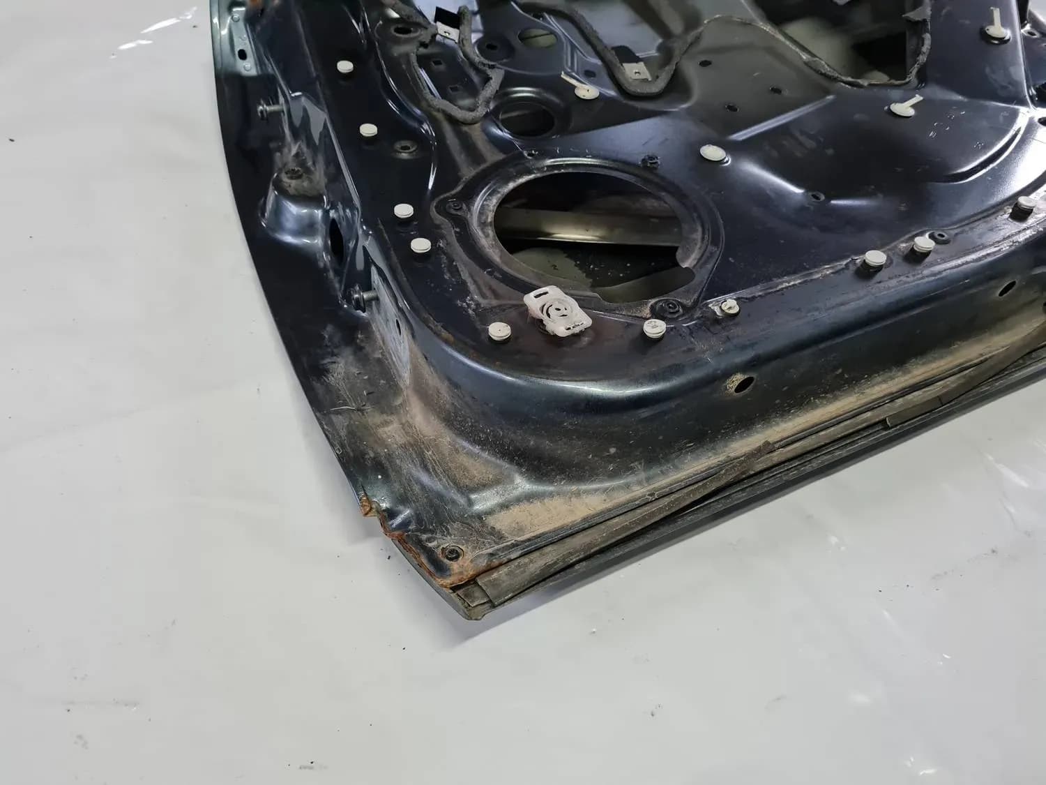Tagumine parempoolne uks AUDI A6 2008 - foto 8