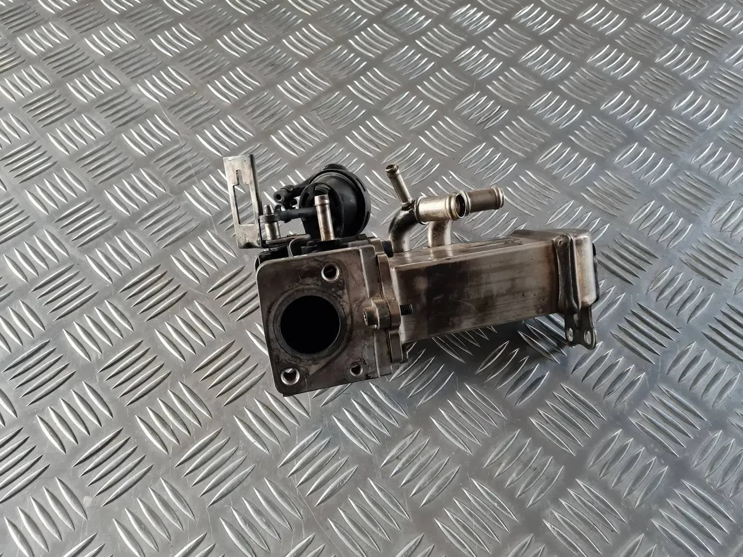 EGR-klapi jahuti AUDI A6 2008 - foto 3