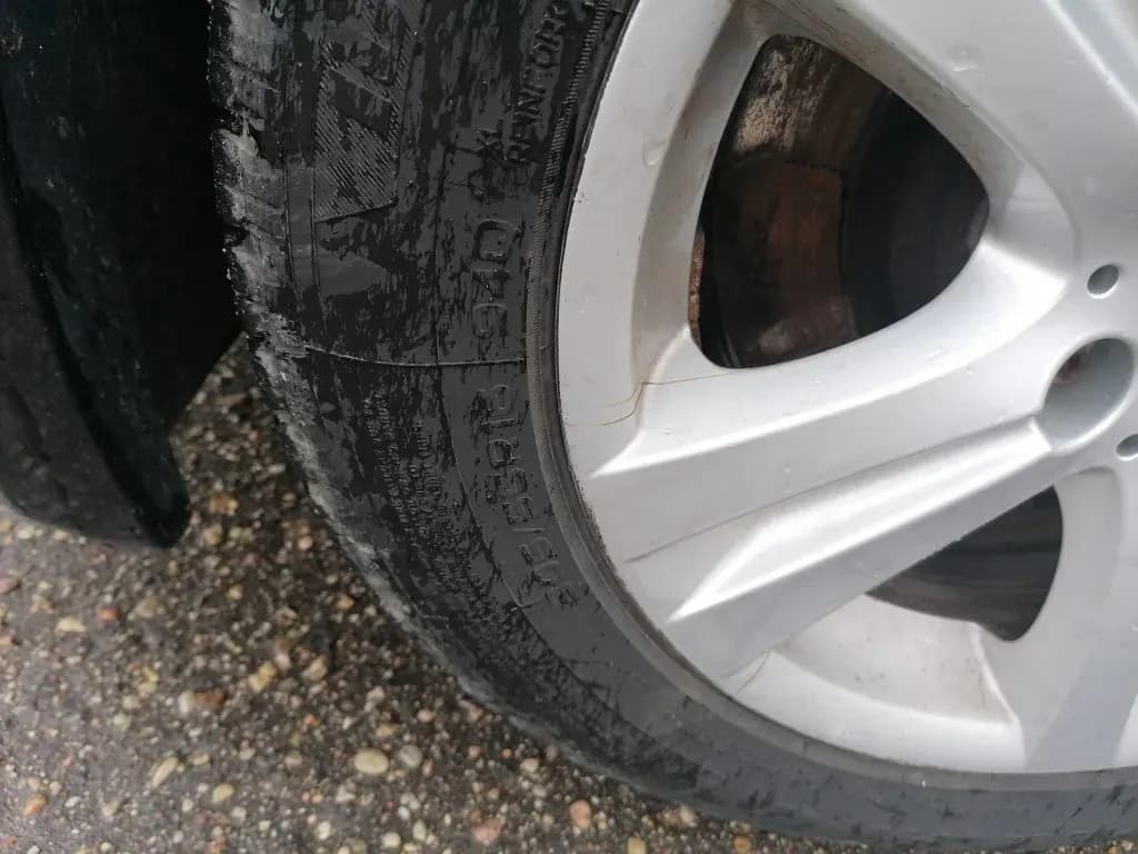 Lahtivõetud auto foto 2