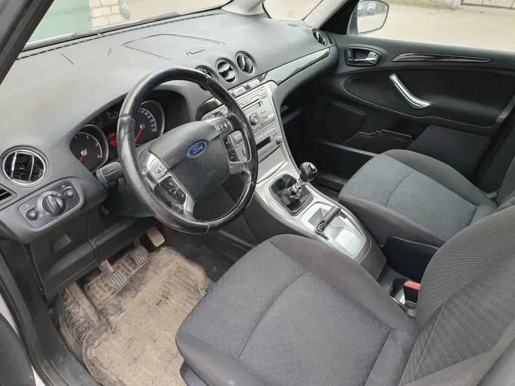 Lahtivõetud auto foto 5