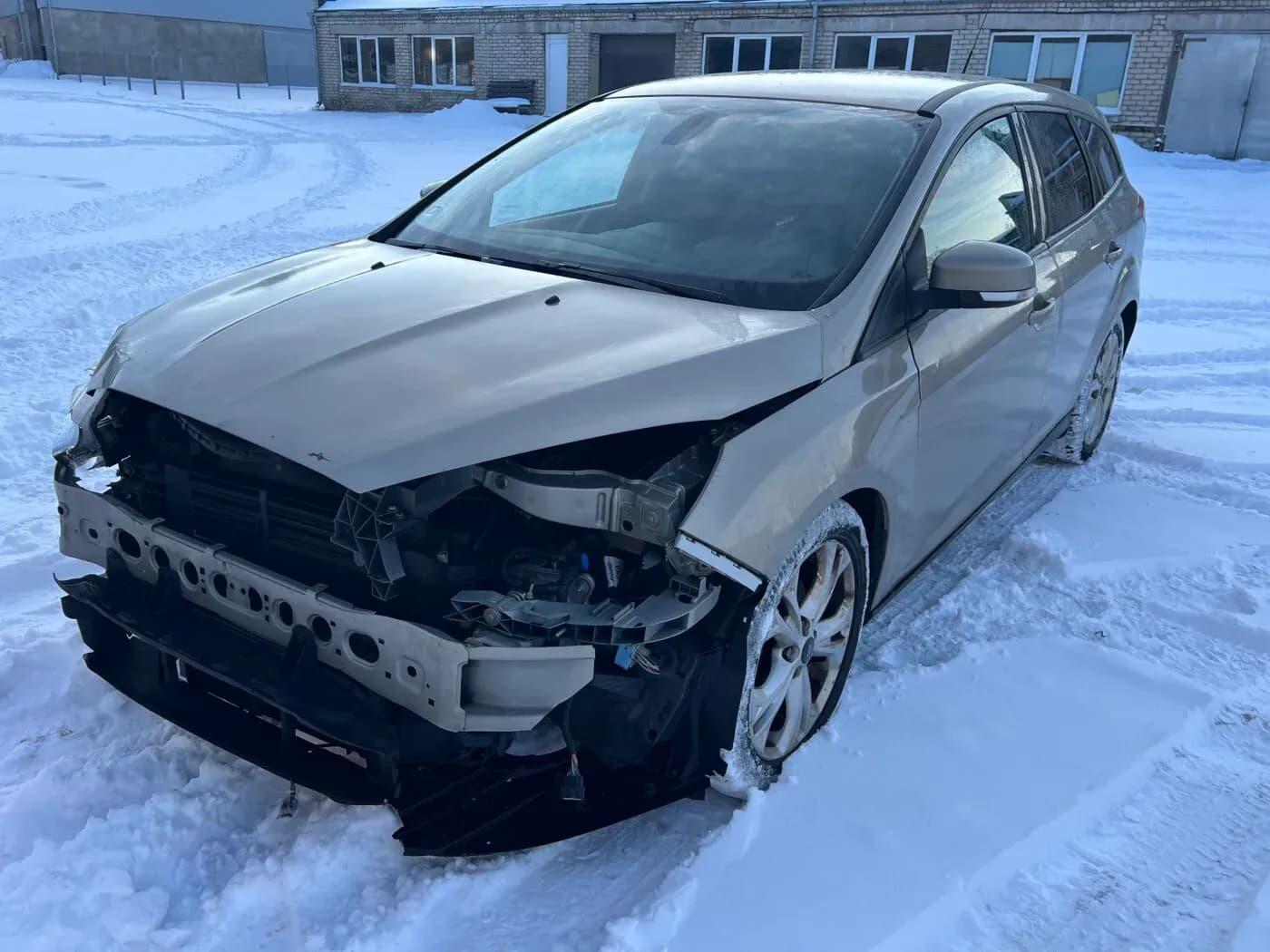 Lahtivõetud auto foto 2