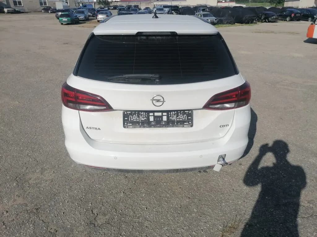 Lahtivõetud auto foto 1