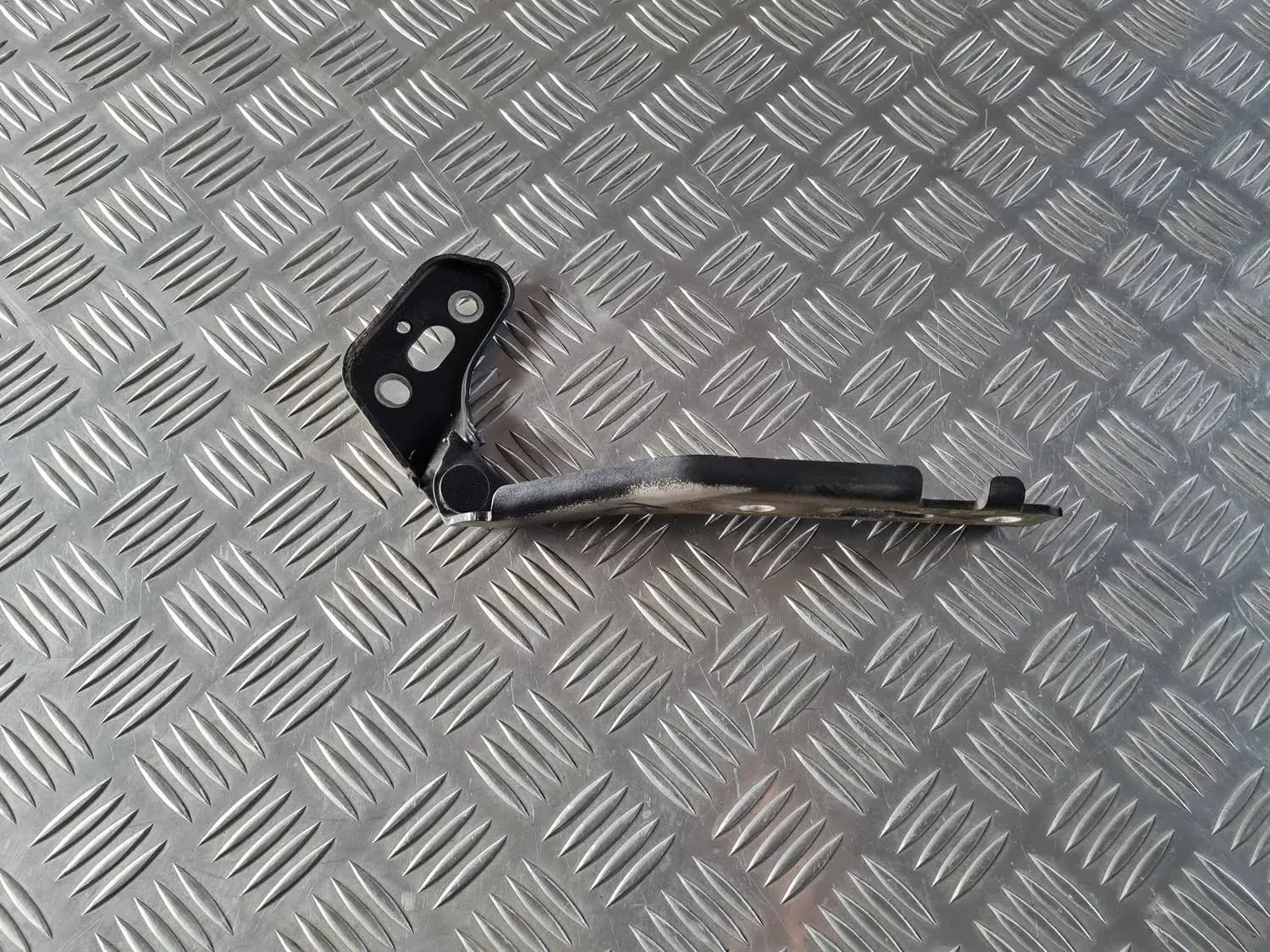 Kapoti hinge, paremale AUDI A6 2008 - foto 3