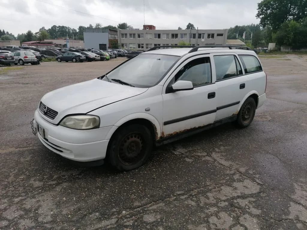 Lahtivõetud auto foto 3