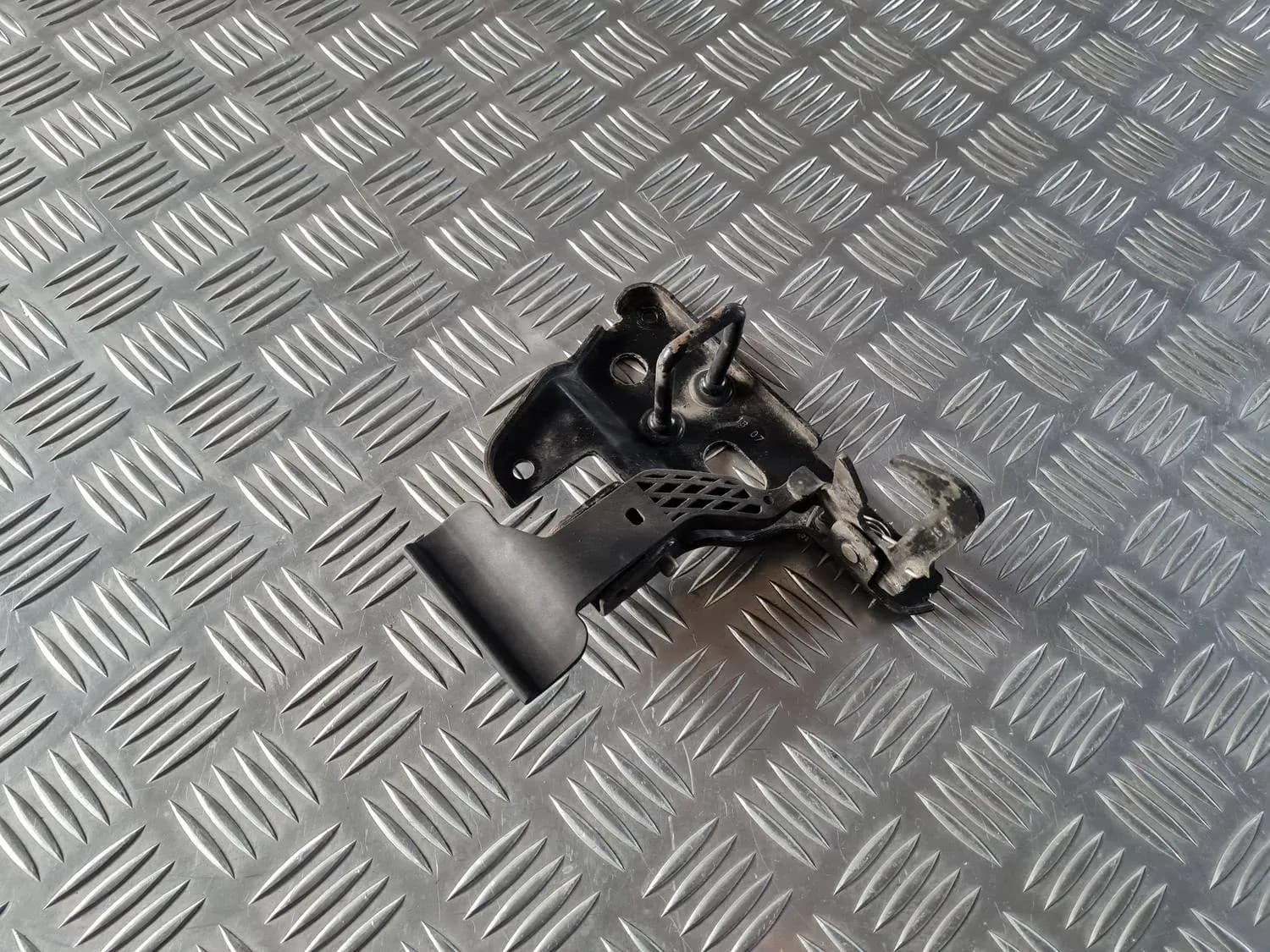 Kapoti vabastushoob AUDI A6 2008 - foto 3