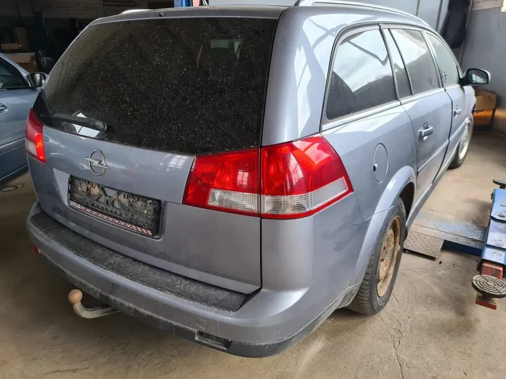 Lahtivõetud auto foto 2