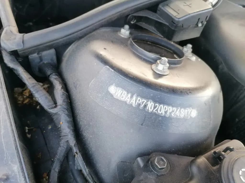 Lahtivõetud auto foto 2