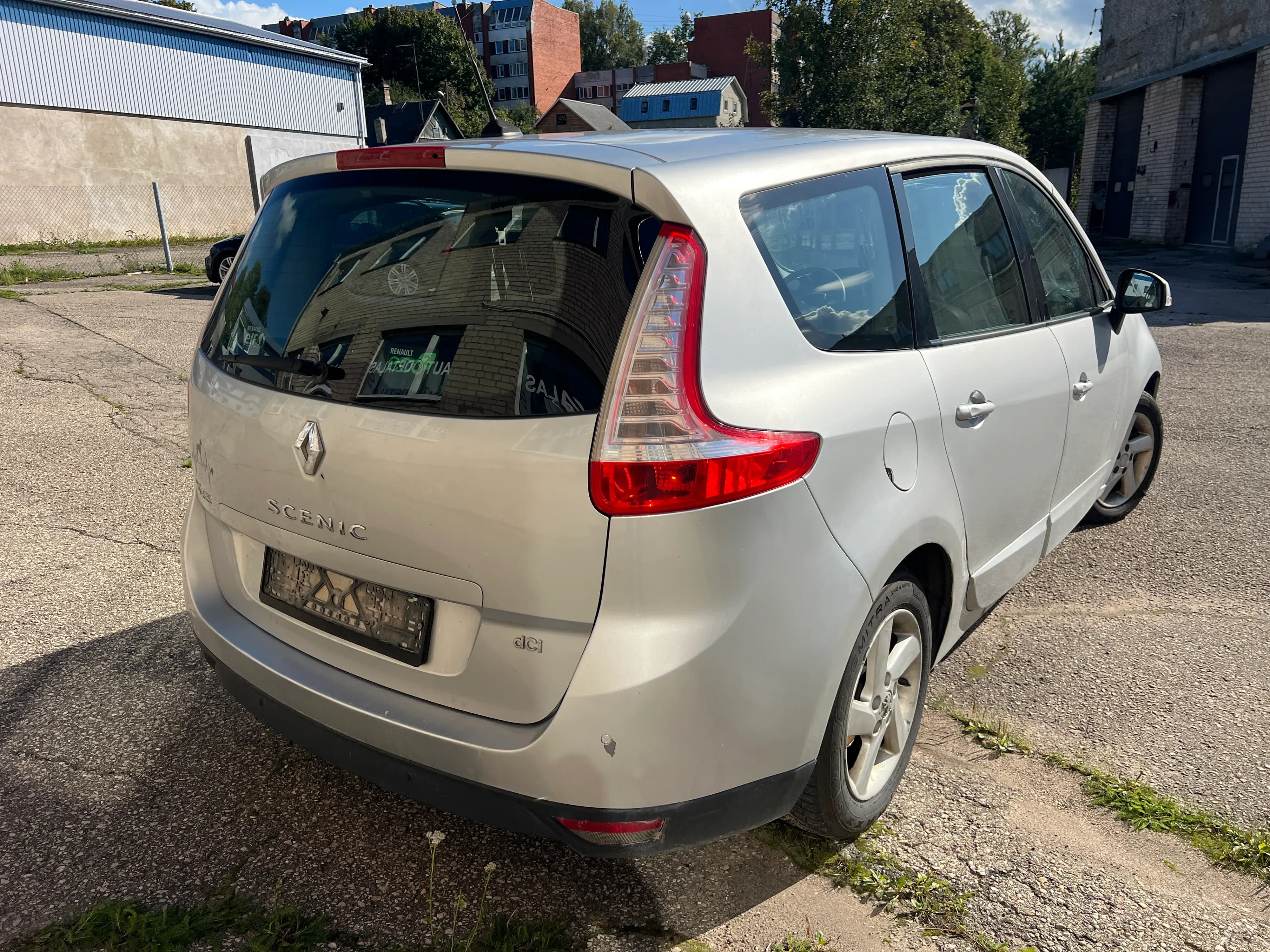 Lahtivõetud auto foto 1