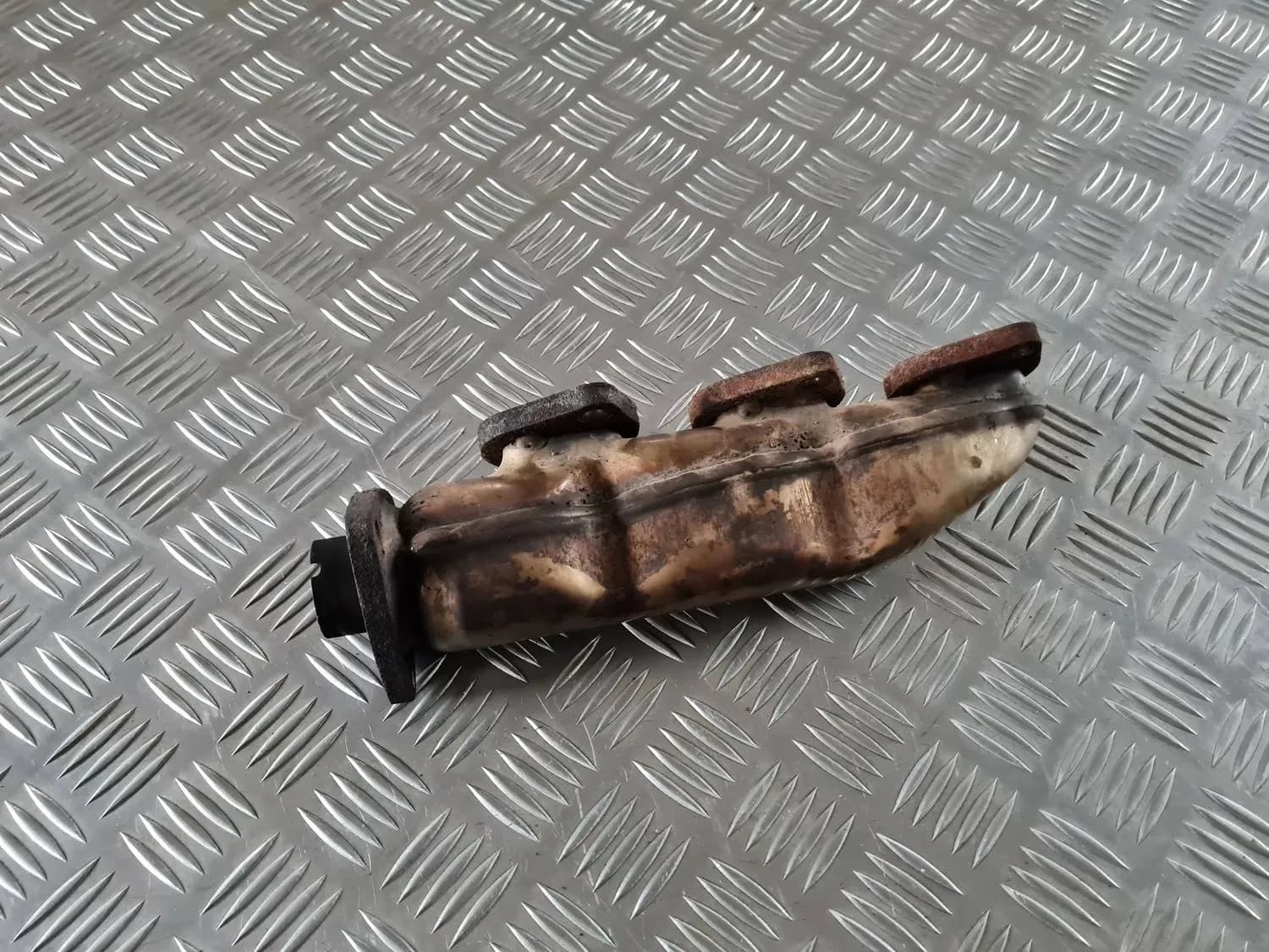 Väljalaskekollektor AUDI A6 2008