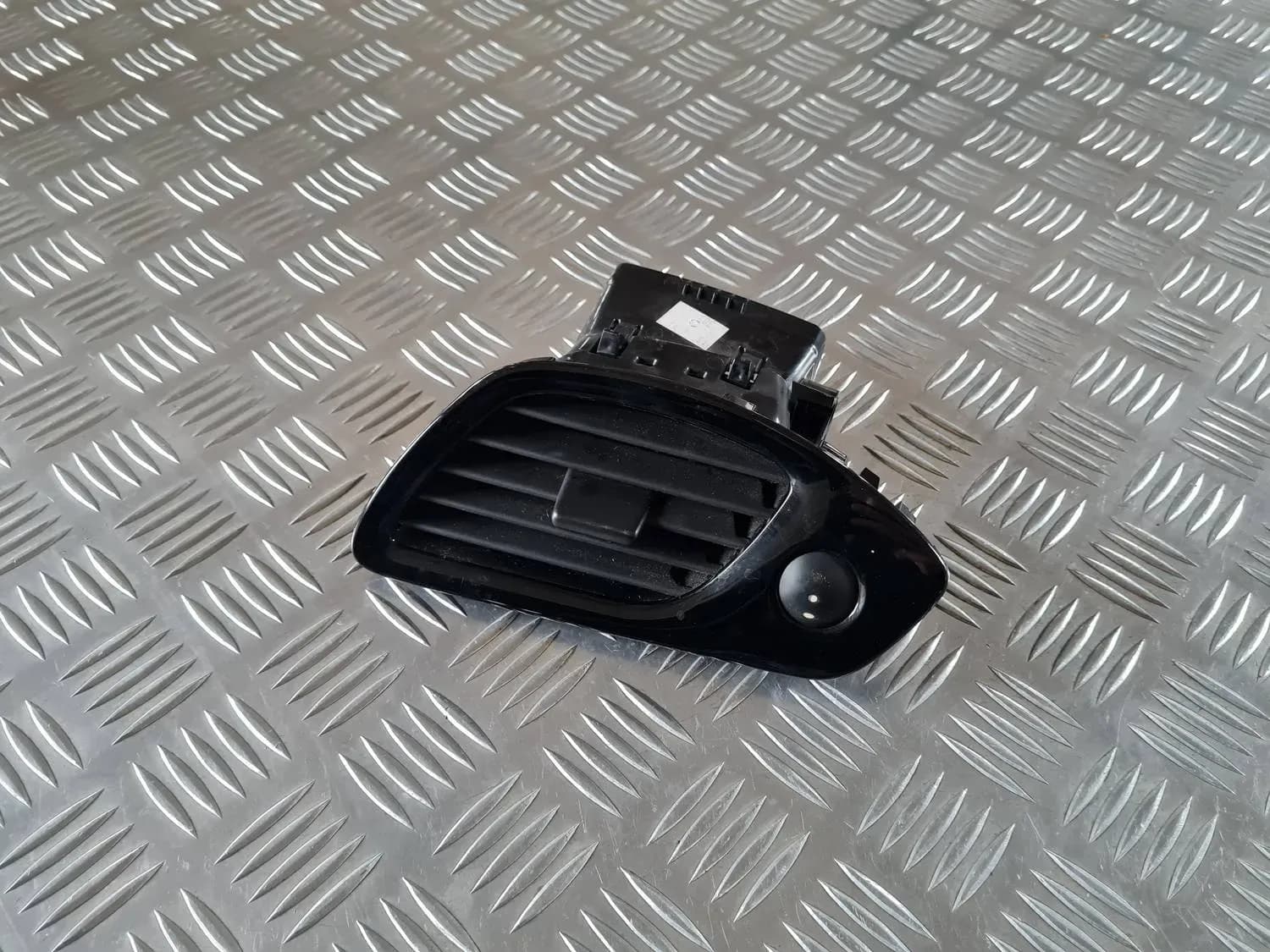 Armatuurlaua ventilatsiooniava, paremal pool RENAULT SCENIC III 2011