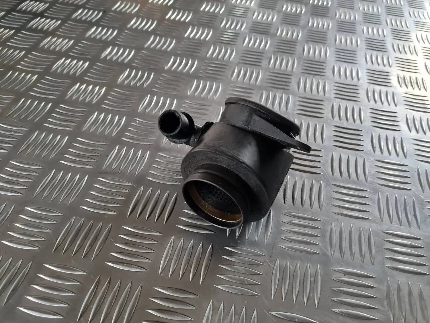 Õhufiltri resonaator AUDI A6 2008 - foto 2