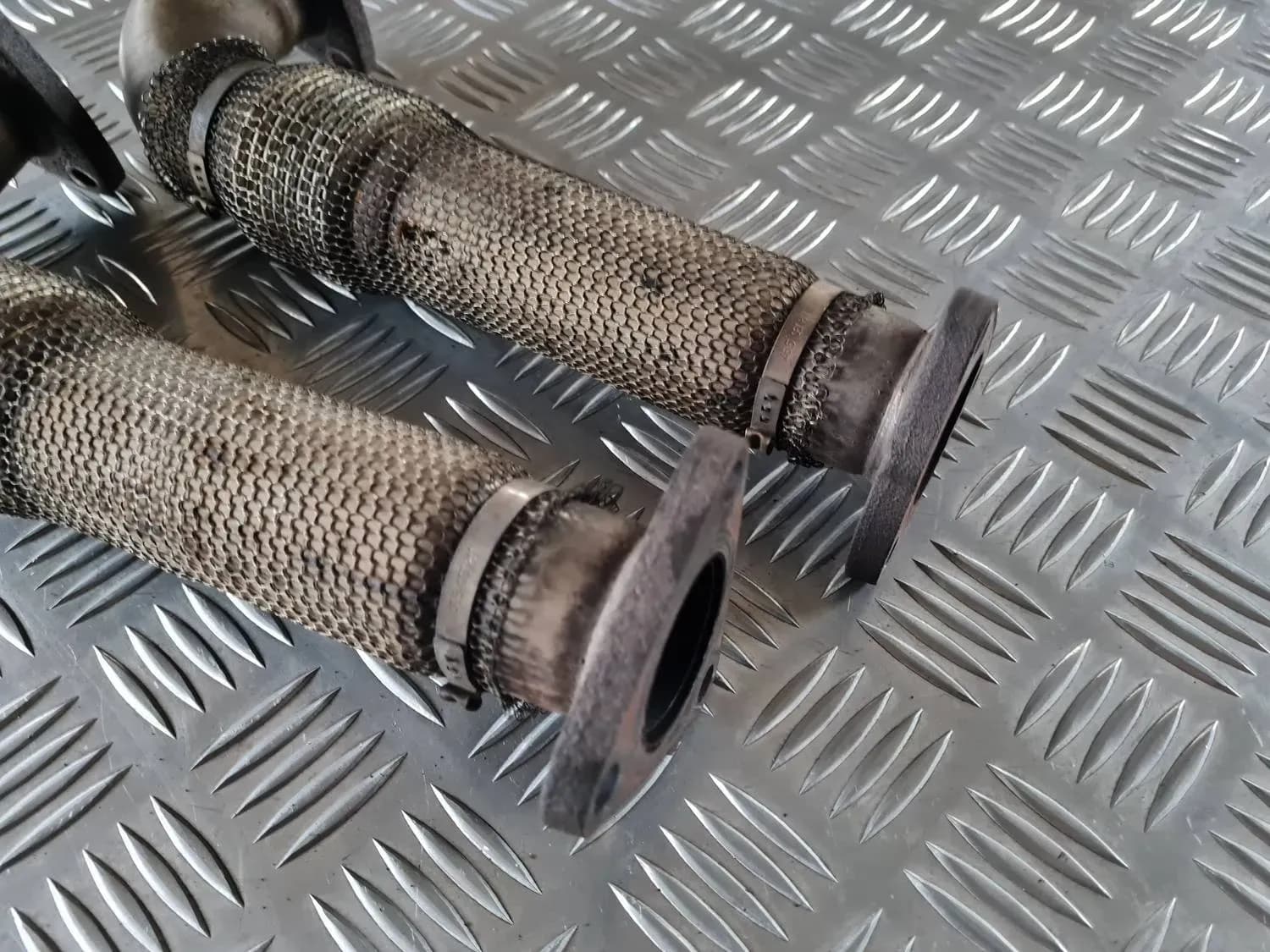 Turbo väljalasketoru AUDI A6 2008 - foto 5
