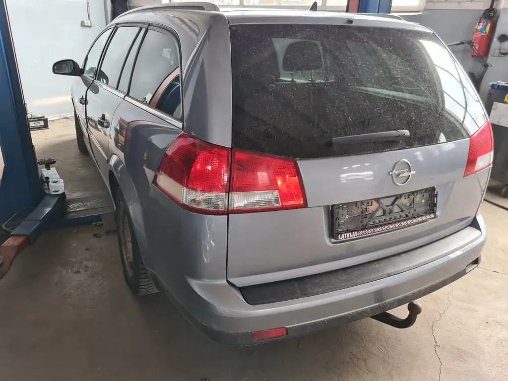 Lahtivõetud auto foto 3