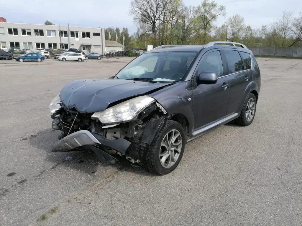 Lahtivõetud auto foto 1