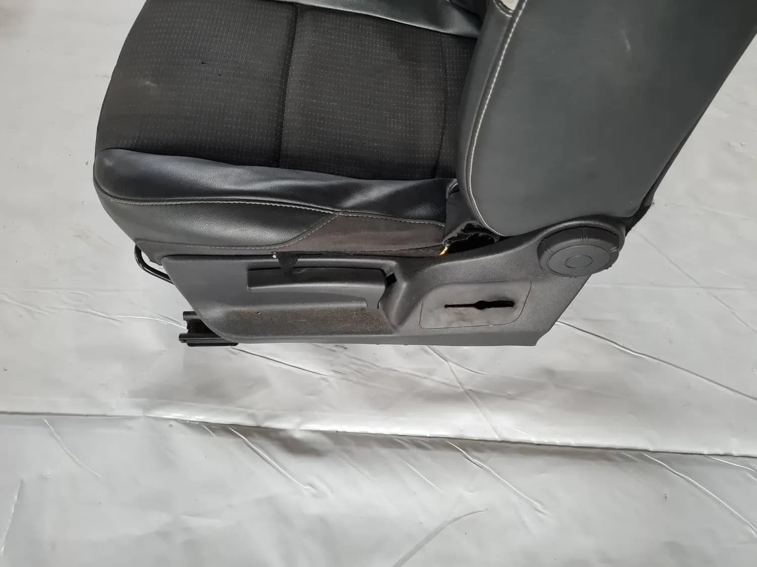 Vasakpoolne esiiste RENAULT SCENIC III 2011 - foto 8