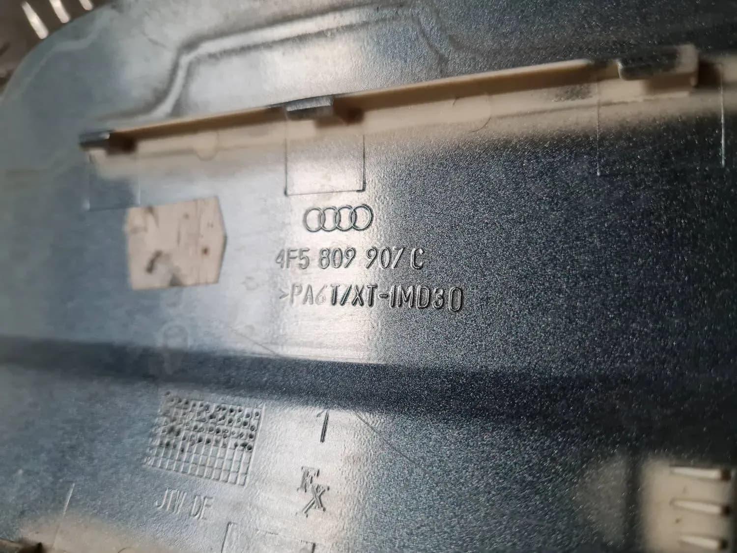 Kütusepaagi kork AUDI A6 2008 - foto 3