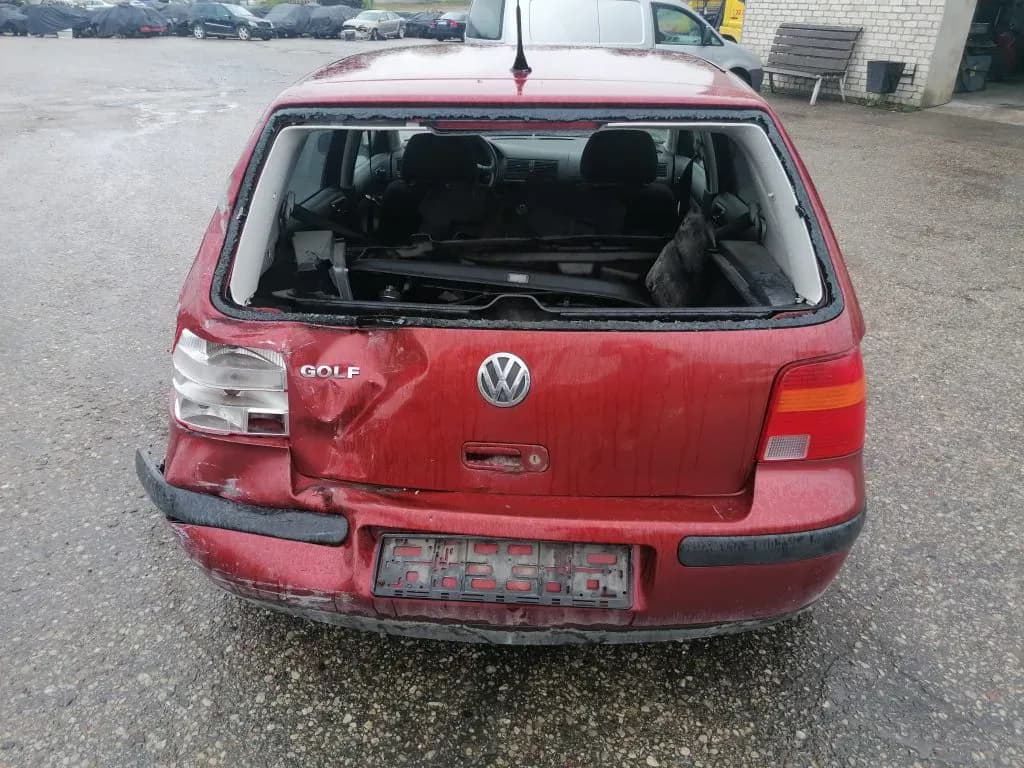 Lahtivõetud auto foto 4