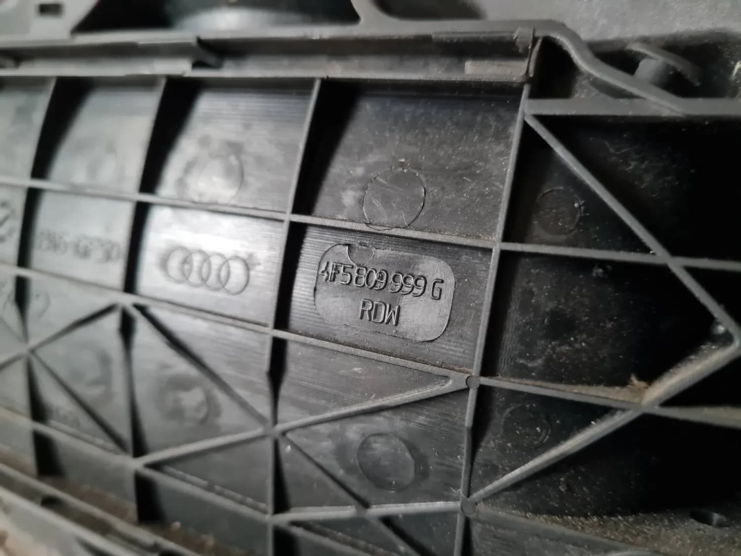 Kütusepaagi kork AUDI A6 2008 - foto 2