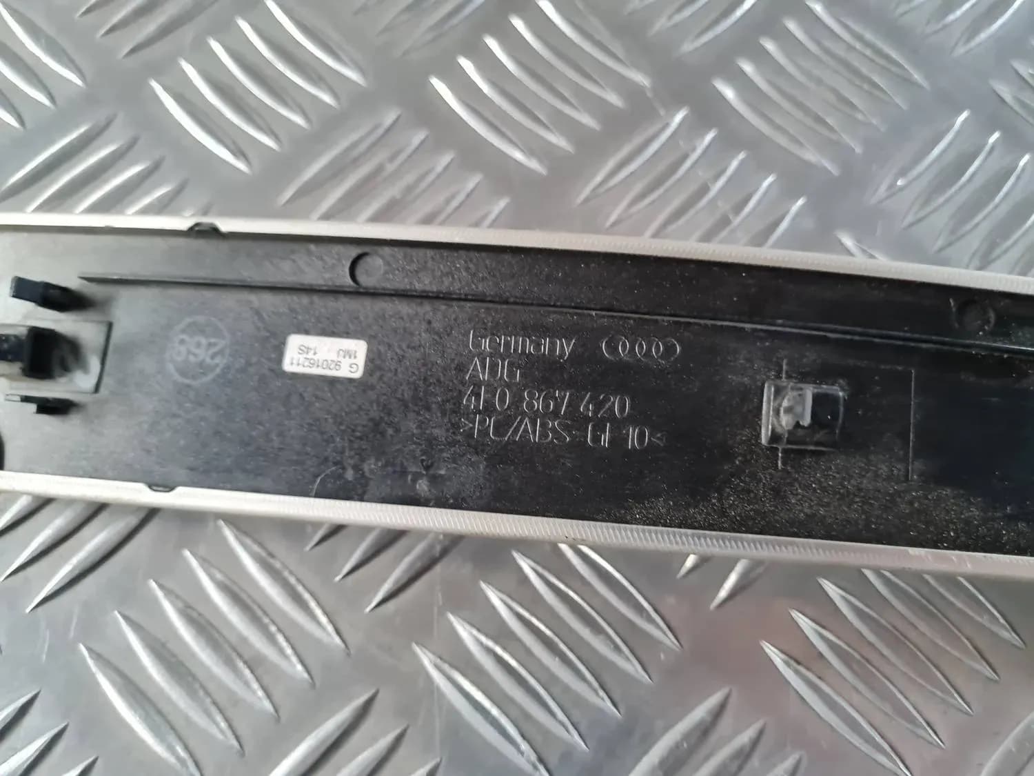 Ukse viimistluspaneelid AUDI A6 2008 - foto 2