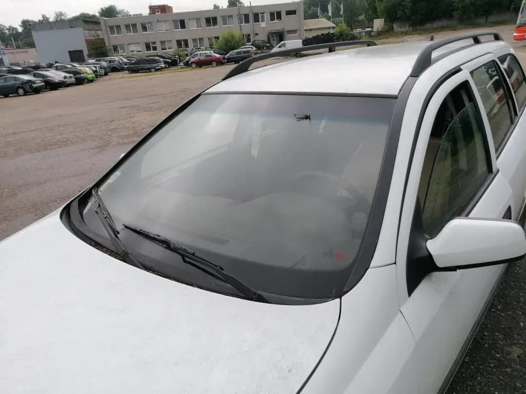 Lahtivõetud auto foto 2