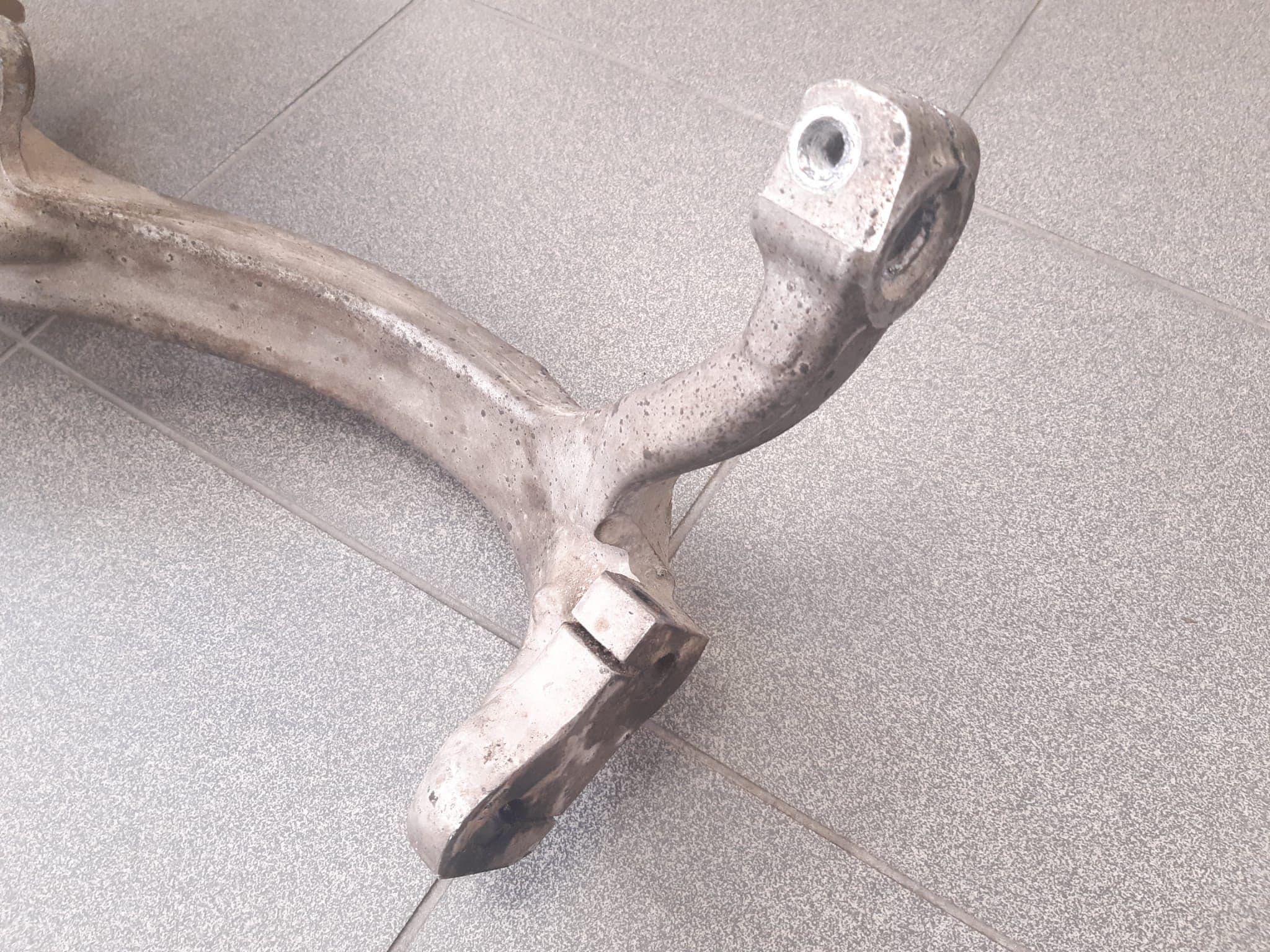 Rooliõlg ees paremal AUDI A6 2008 - foto 4