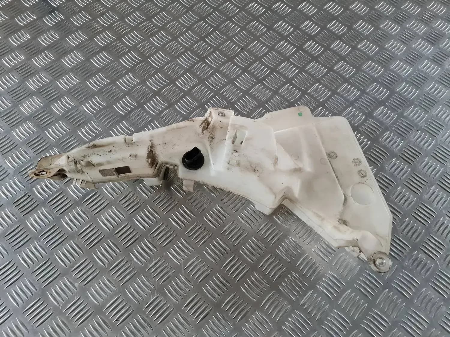 Pesuvedeliku reservuaar AUDI A6 2008