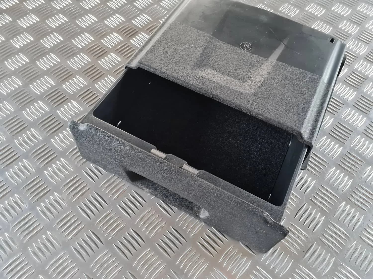 Panipaik võrestikus RENAULT SCENIC III 2011 - foto 1