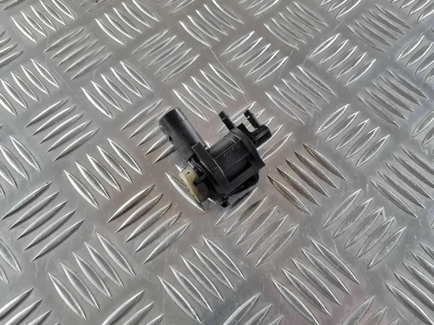 Vaakumklapi solenoid AUDI A6 2008 - foto 1