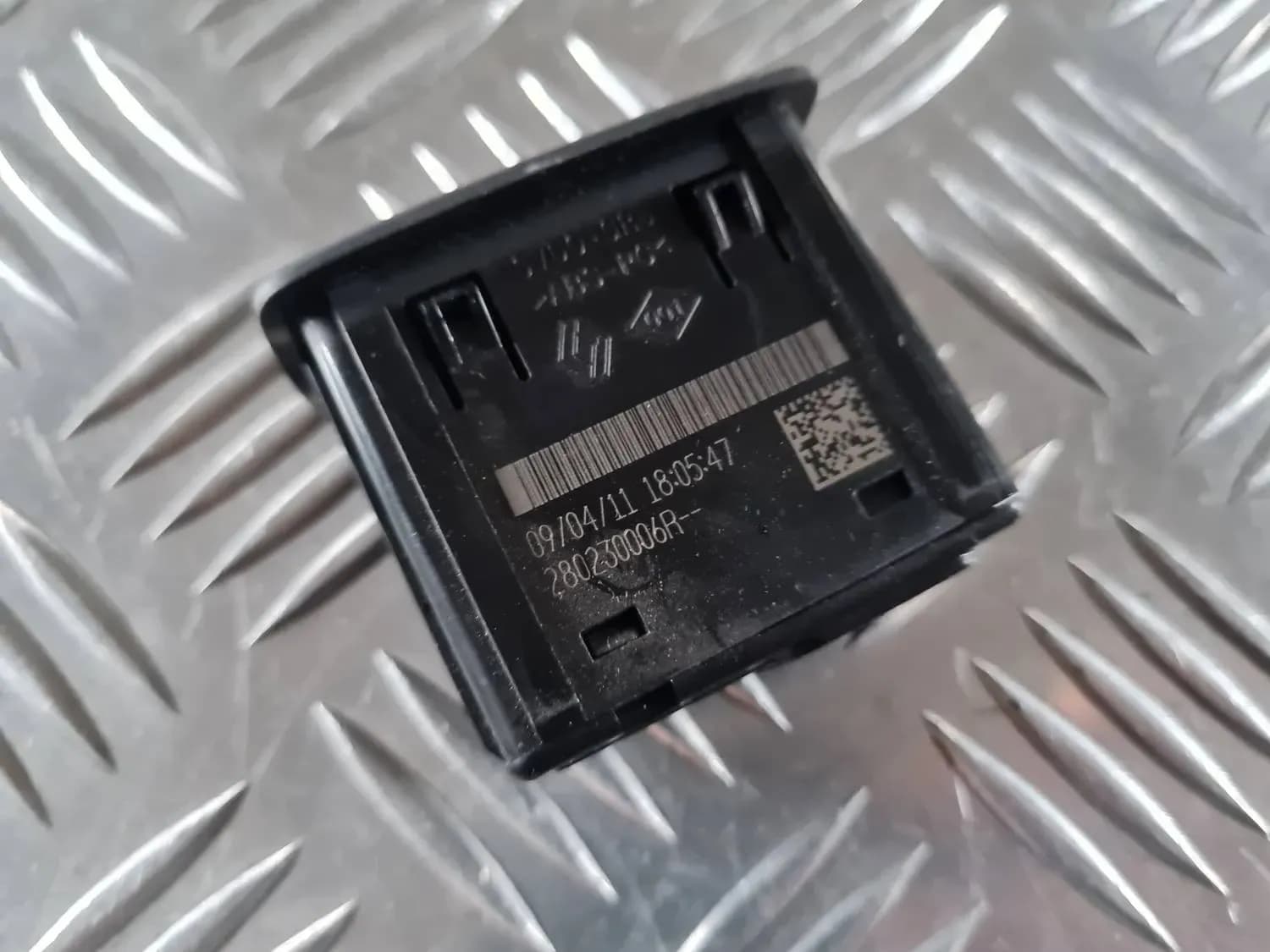 USB/AUX-adapterid RENAULT SCENIC III 2011 - foto 2