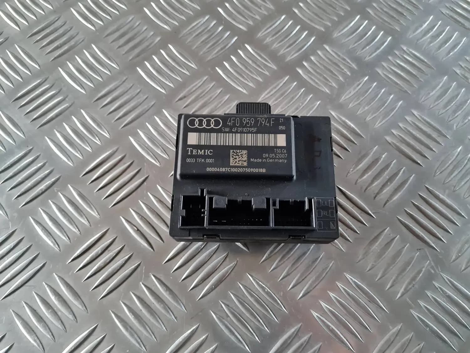Tagumise parema ukse juhtseade AUDI A6 2008
