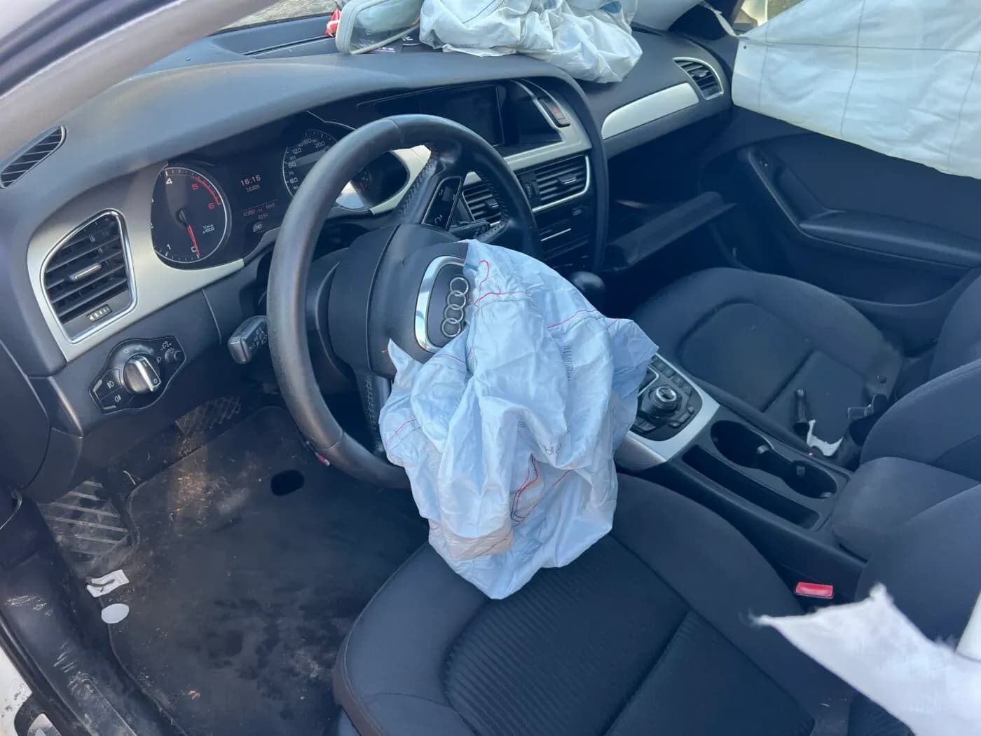 Lahtivõetud auto foto 5