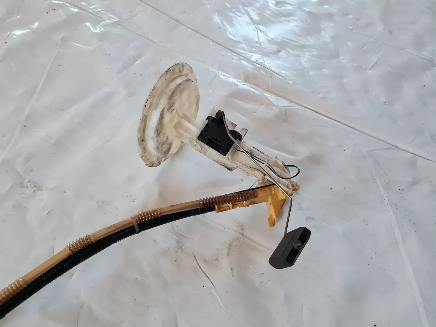 Täiendav kütusepump AUDI A6 2008 - foto 4