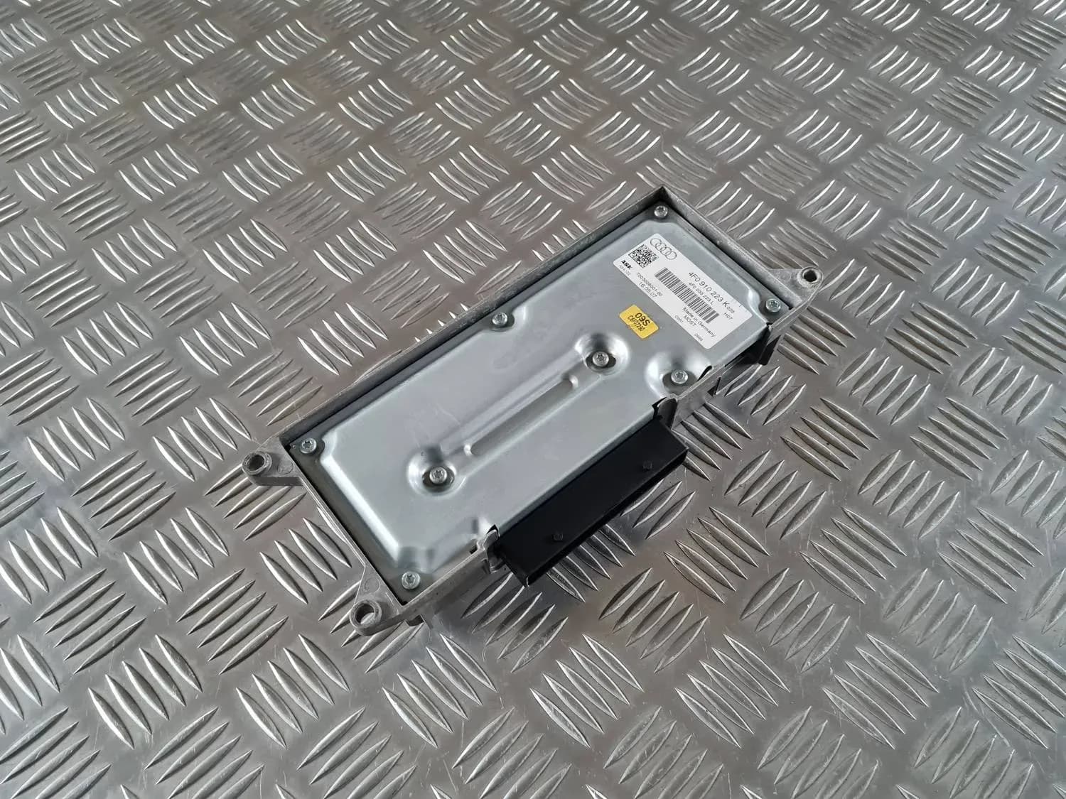 Helivõimendiüksus AUDI A6 2008 - foto 4