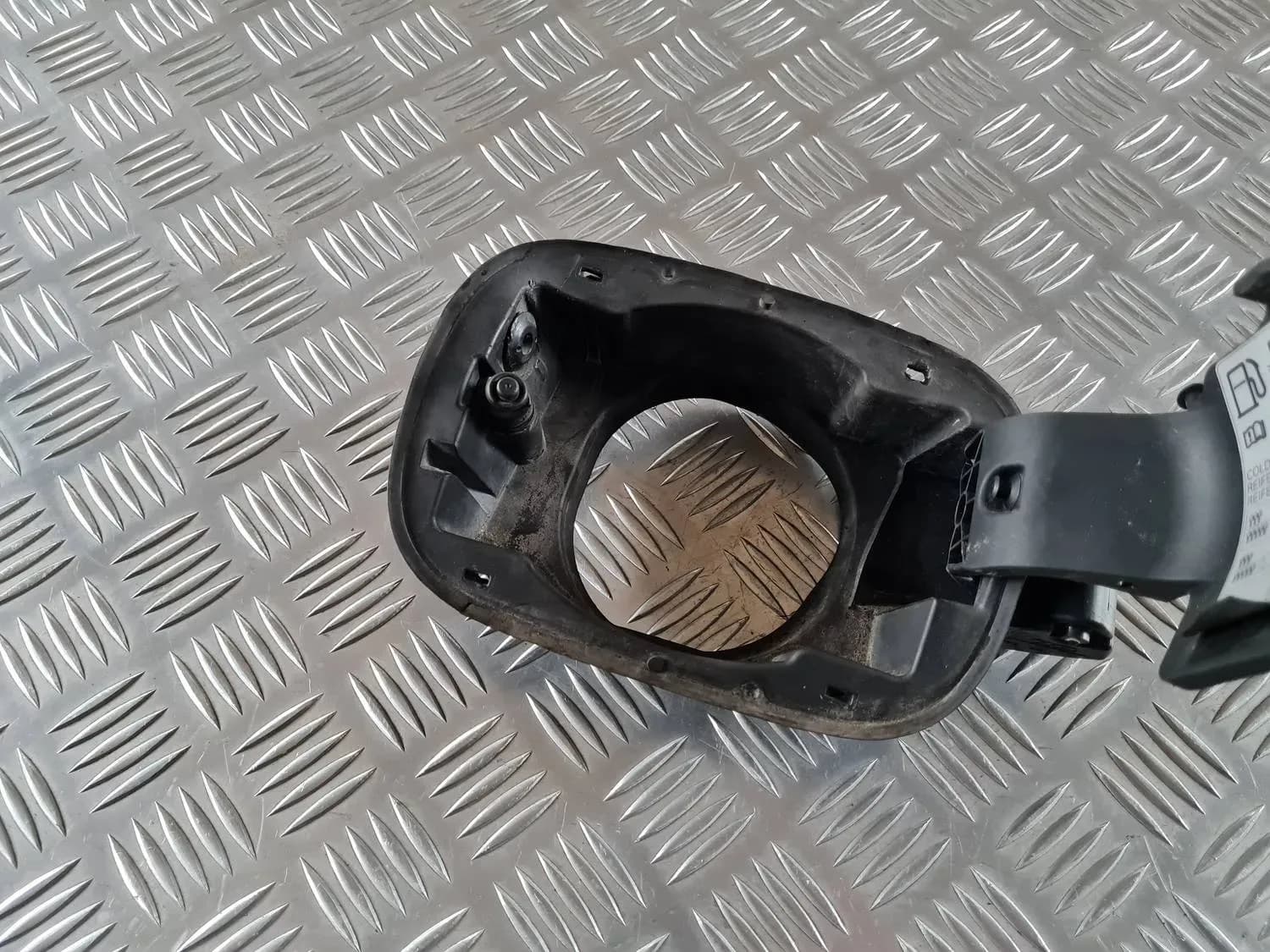 Kütusepaagi kork AUDI A6 2008 - foto 4