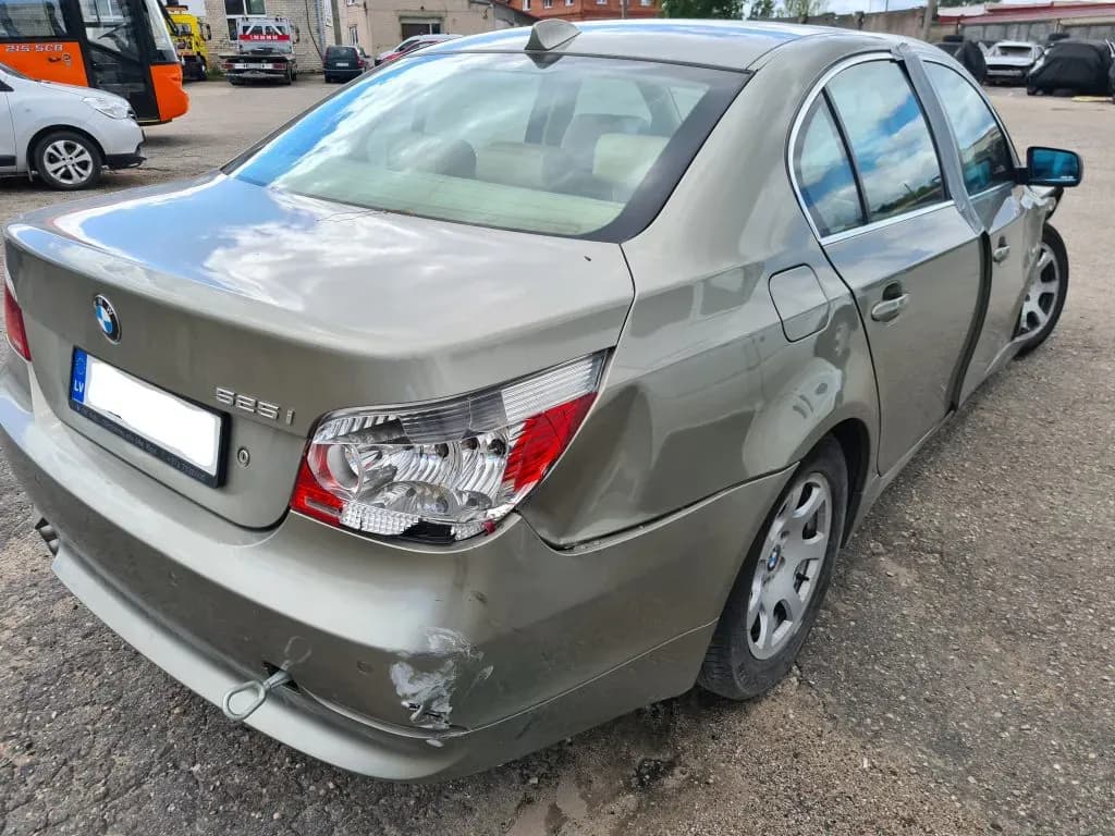 Lahtivõetud auto foto 4