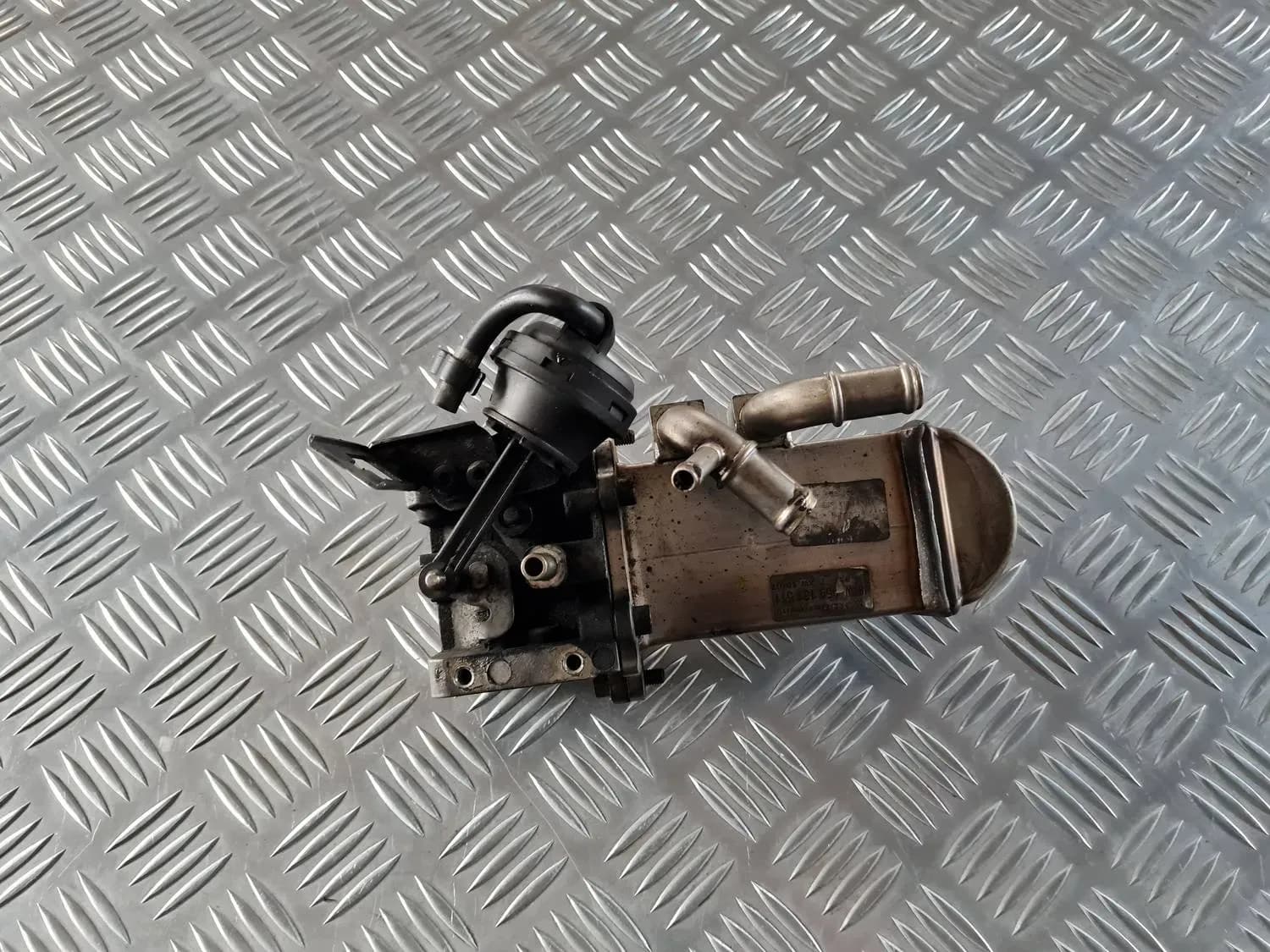 EGR-klapi jahuti AUDI A6 2008 - foto 4