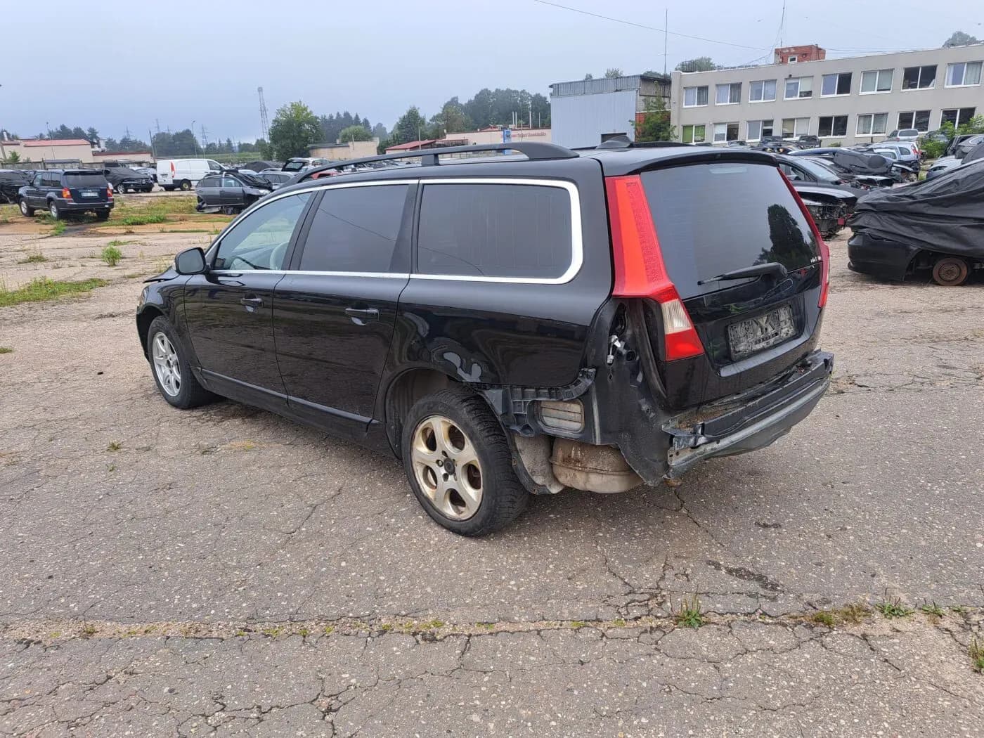 Lahtivõetud auto foto 3