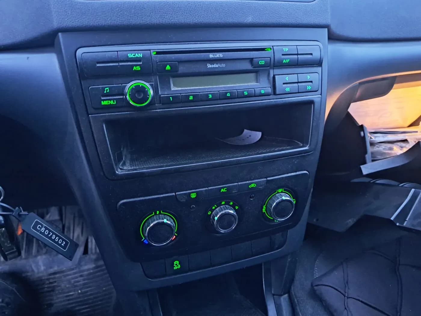 Lahtivõetud auto foto 2