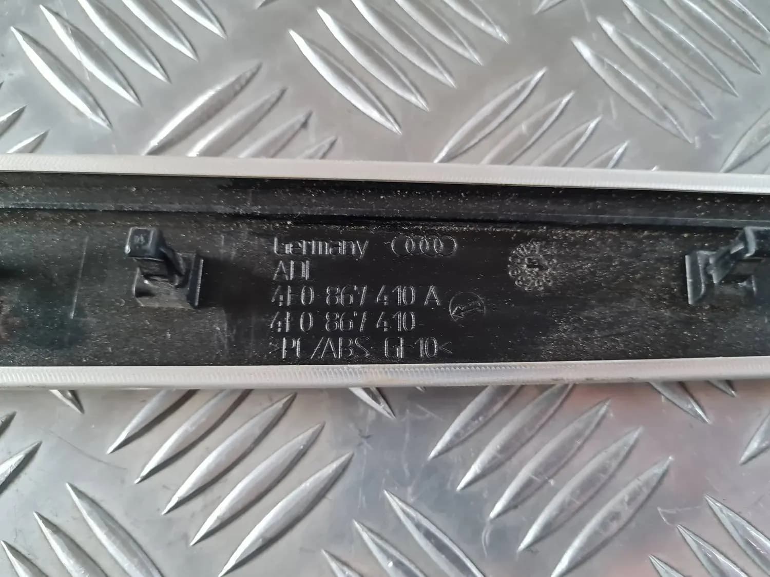 Ukse viimistluspaneelid AUDI A6 2008 - foto 2