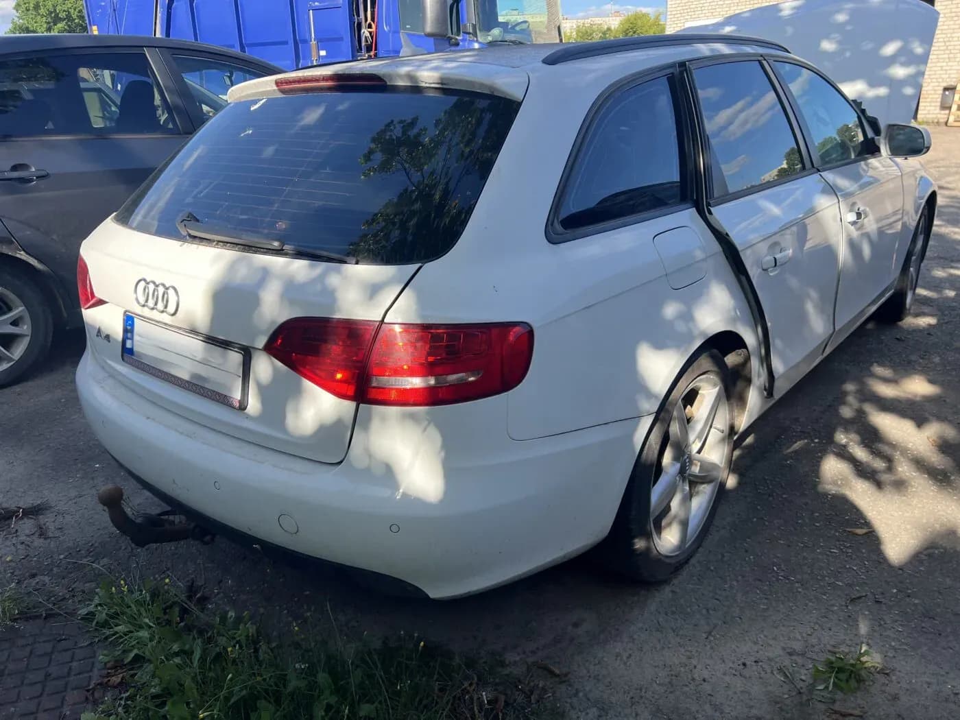 Lahtivõetud auto foto 2