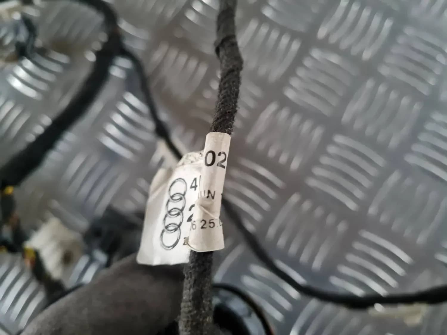 Ukse juhtmed AUDI A6 2008 - foto 4