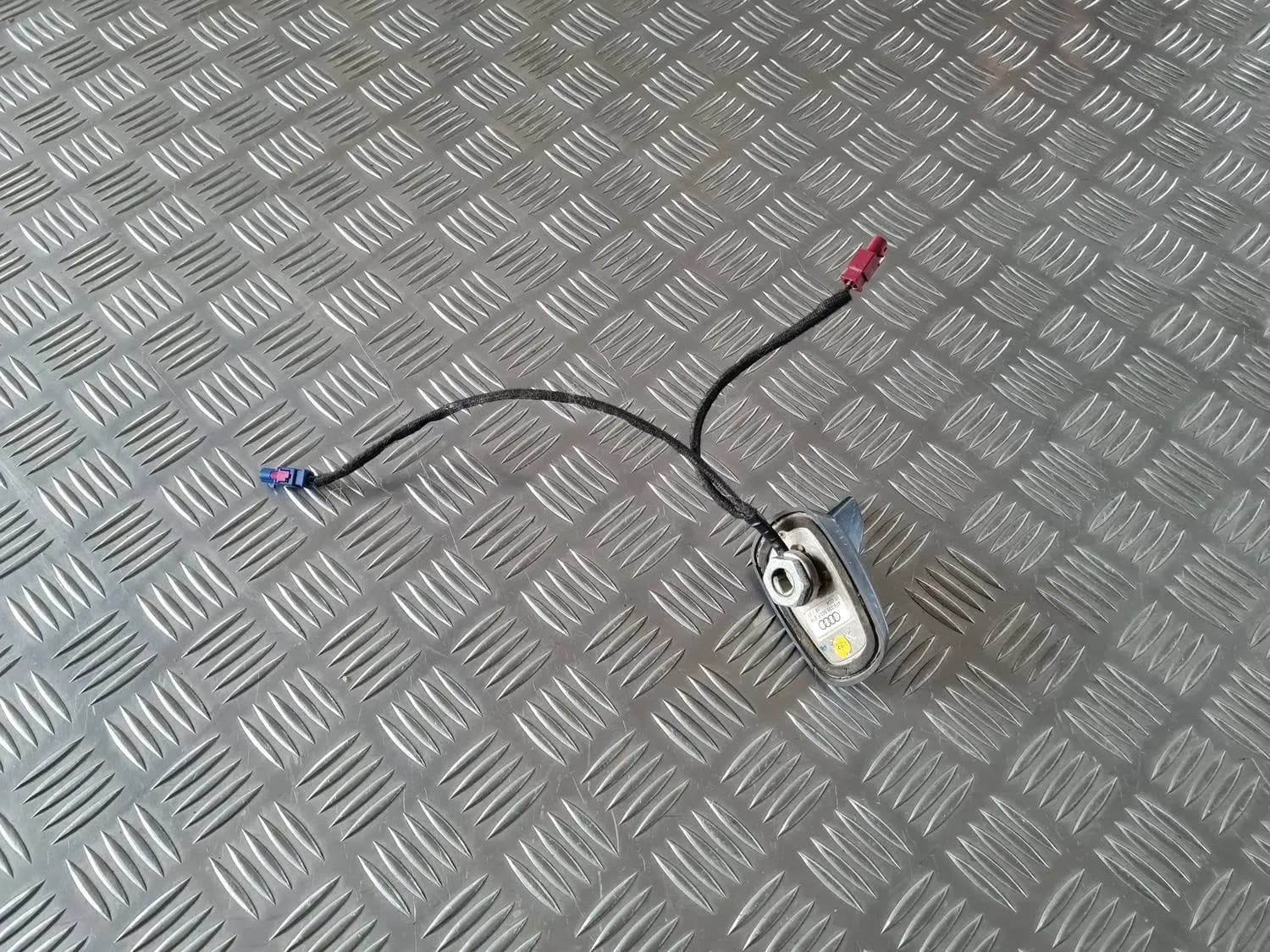 Katuse antenn AUDI A6 2008 - foto 4