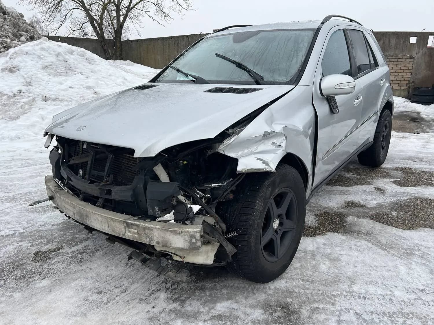 Lahtivõetud auto foto 3